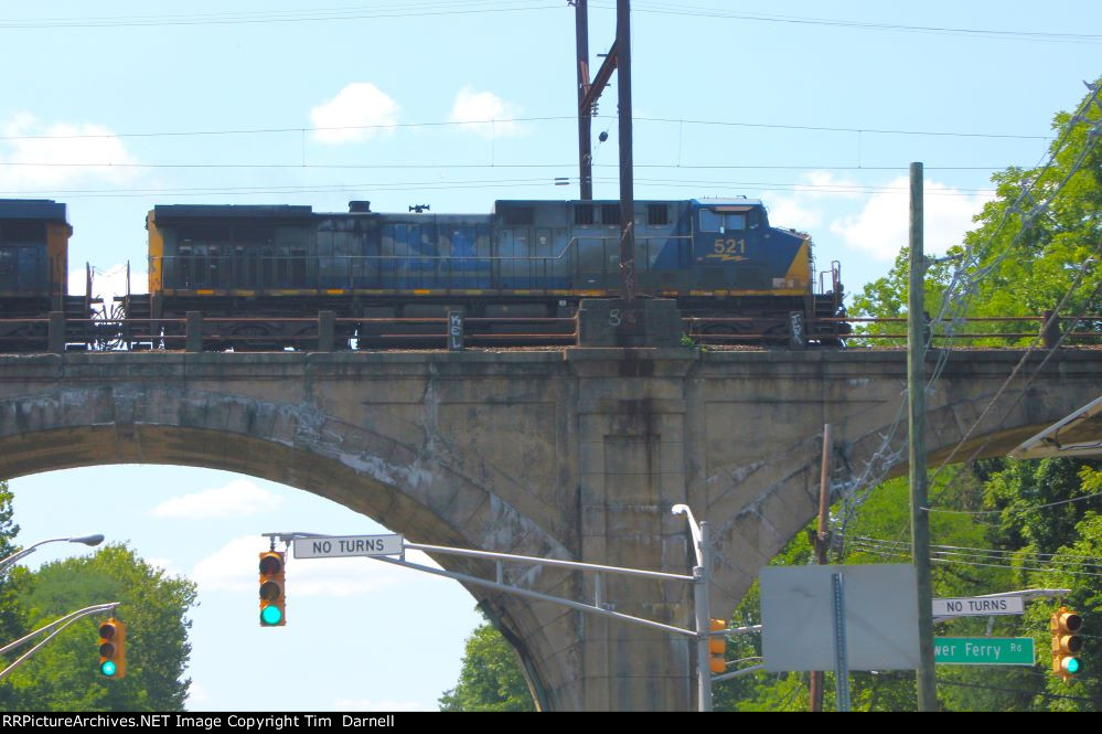 CSX 521 leads I032